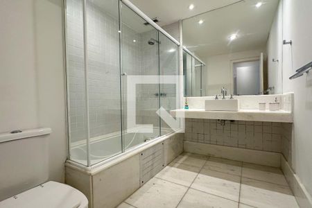 Casa à venda com 800m², 6 quartos e 5 vagas Casa à venda com 800m², 6 quartos e 5 vagasBanheiro da Suíte 2