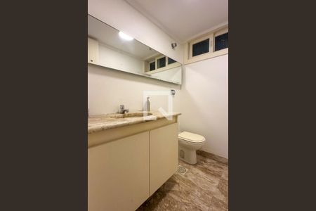 Casa à venda com 800m², 6 quartos e 5 vagas Casa à venda com 800m², 6 quartos e 5 vagasLavabo da Sala de Cinema