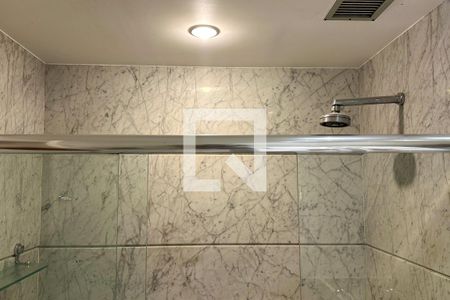 Casa à venda com 800m², 6 quartos e 5 vagas Casa à venda com 800m², 6 quartos e 5 vagasBanheiro da Suíte 4