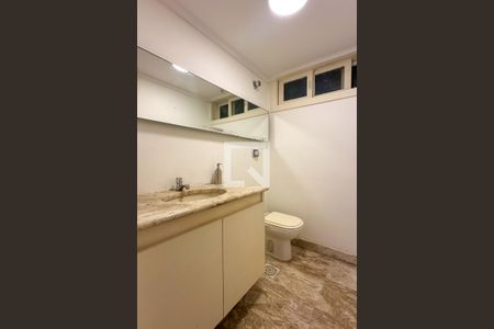 Casa à venda com 800m², 6 quartos e 5 vagas Casa à venda com 800m², 6 quartos e 5 vagasLavabo da Sala de Cinema