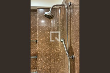 Casa à venda com 800m², 6 quartos e 5 vagas Casa à venda com 800m², 6 quartos e 5 vagasBanheiro da Suíte 4