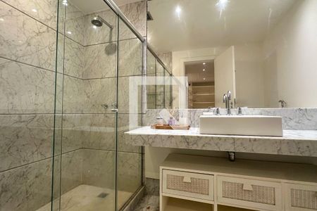 Casa à venda com 800m², 6 quartos e 5 vagas Casa à venda com 800m², 6 quartos e 5 vagasBanheiro da Suíte 4