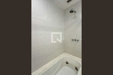 Casa à venda com 800m², 6 quartos e 5 vagas Casa à venda com 800m², 6 quartos e 5 vagasBanheiro da Suíte 2