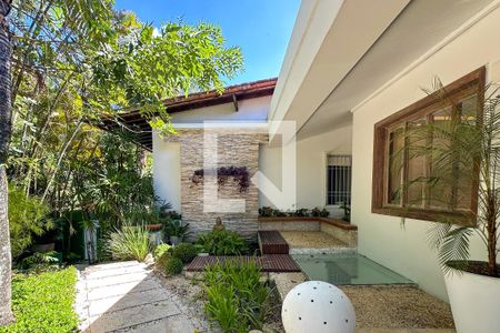 Casa à venda com 800m², 6 quartos e 5 vagas Casa à venda com 800m², 6 quartos e 5 vagasÁrea Externa