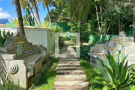 Casa à venda com 800m², 6 quartos e 5 vagas Casa à venda com 800m², 6 quartos e 5 vagasJardim