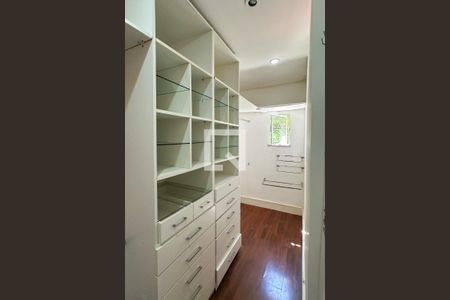 Casa à venda com 800m², 6 quartos e 5 vagas Casa à venda com 800m², 6 quartos e 5 vagasSuíte 2