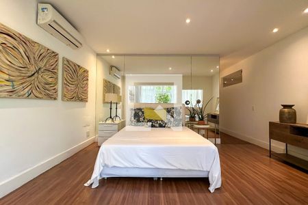 Casa à venda com 800m², 6 quartos e 5 vagas Casa à venda com 800m², 6 quartos e 5 vagasSuíte 4