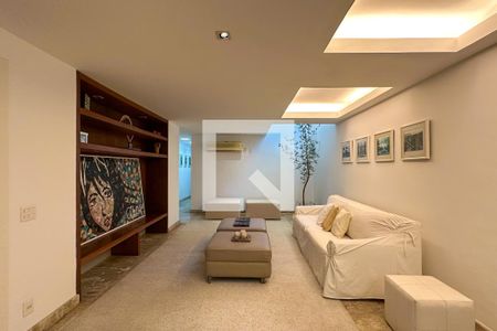 Casa à venda com 800m², 6 quartos e 5 vagas Casa à venda com 800m², 6 quartos e 5 vagasSala 02