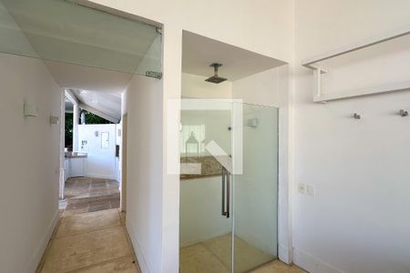 Casa à venda com 800m², 6 quartos e 5 vagas Casa à venda com 800m², 6 quartos e 5 vagasAcademia