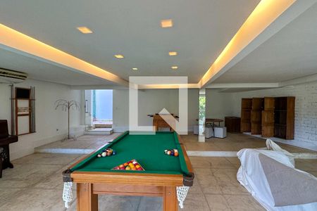 Casa à venda com 800m², 6 quartos e 5 vagas Casa à venda com 800m², 6 quartos e 5 vagasSalão de jogos