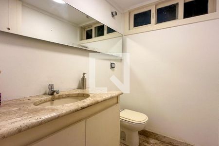 Casa à venda com 800m², 6 quartos e 5 vagas Casa à venda com 800m², 6 quartos e 5 vagasLavabo da Sala de Cinema