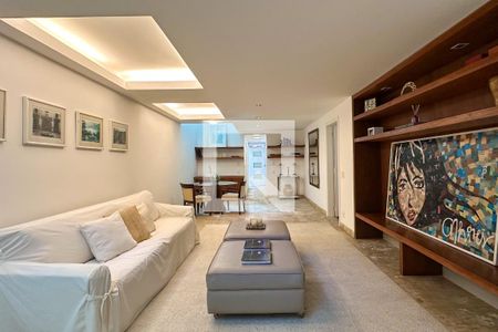 Casa à venda com 800m², 6 quartos e 5 vagas Casa à venda com 800m², 6 quartos e 5 vagasSala 02