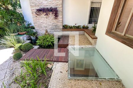 Casa à venda com 800m², 6 quartos e 5 vagas Casa à venda com 800m², 6 quartos e 5 vagasÁrea Externa