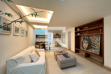 Casa à venda com 800m², 6 quartos e 5 vagas Casa à venda com 800m², 6 quartos e 5 vagasSala 02