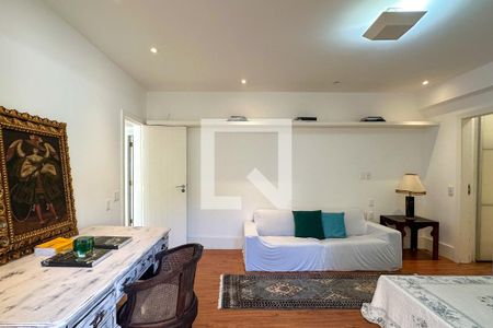 Casa à venda com 800m², 6 quartos e 5 vagas Casa à venda com 800m², 6 quartos e 5 vagasSuíte 6