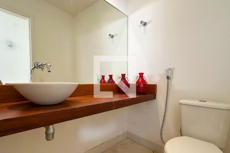 Casa à venda com 800m², 6 quartos e 5 vagas Casa à venda com 800m², 6 quartos e 5 vagasLavabo 03