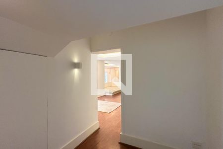 Casa à venda com 800m², 6 quartos e 5 vagas Casa à venda com 800m², 6 quartos e 5 vagasSala de Cinema