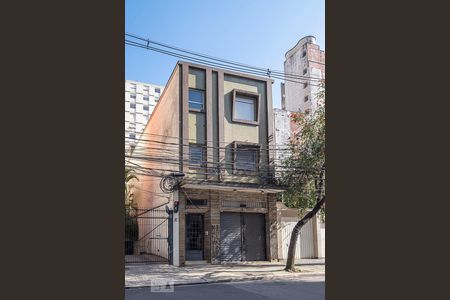 Apartamento para alugar com 95m², 2 quartos e sem vagaFachada