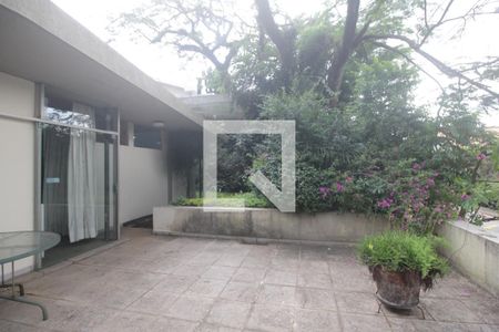 Casa à venda com 324m², 6 quartos e 3 vagasÁrea Externa