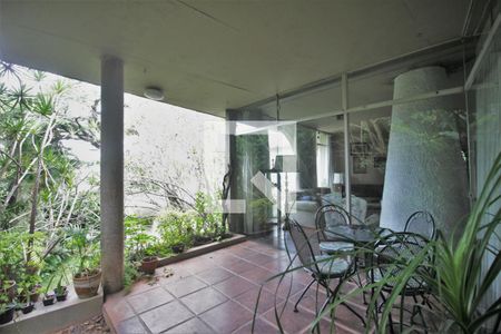 Casa à venda com 324m², 6 quartos e 3 vagasÁrea Externa