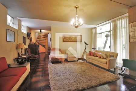 Casa à venda com 324m², 6 quartos e 3 vagasSala