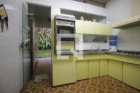 Casa à venda com 324m², 6 quartos e 3 vagasCozinha