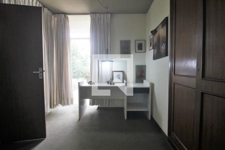 Casa à venda com 324m², 6 quartos e 3 vagasSuíte 4