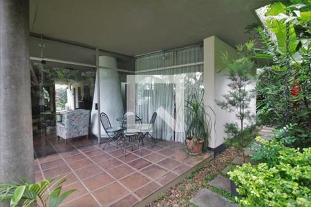 Casa à venda com 324m², 6 quartos e 3 vagasÁrea Externa