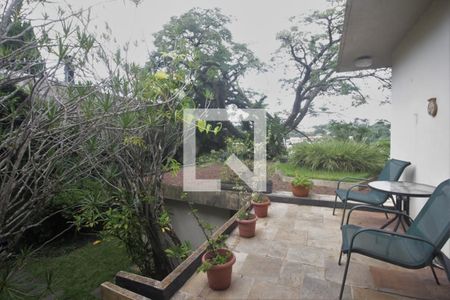 Casa à venda com 324m², 6 quartos e 3 vagasÁrea Externa