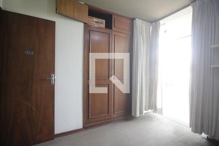 Casa à venda com 324m², 6 quartos e 3 vagasSuíte 3