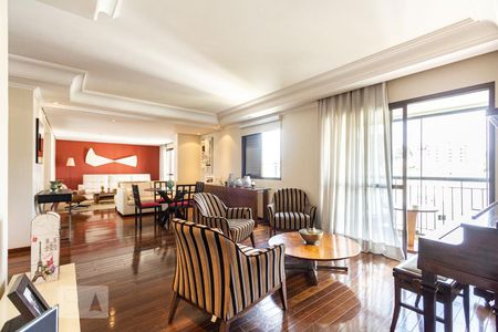 Sala Ambiente 1 de apartamento à venda com 4 quartos, 233m² em Vila Suzana, São Paulo