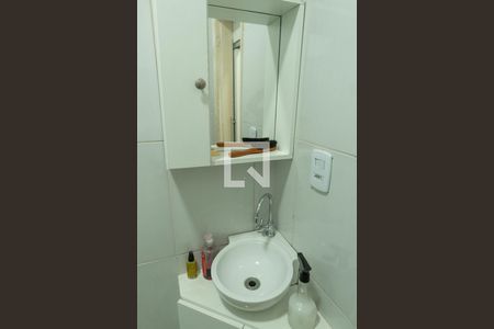 Banheiro  de kitnet/studio para alugar com 1 quarto, 30m² em Centro, Niterói