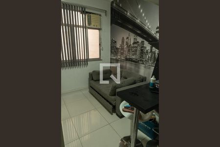 Sala de kitnet/studio para alugar com 1 quarto, 30m² em Centro, Niterói