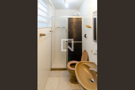 Banheiro de kitnet/studio para alugar com 1 quarto, 29m² em Praia de Belas, Porto Alegre