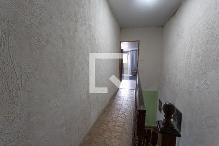 Corredor de casa à venda com 3 quartos, 360m² em Vila Nogueira, Diadema