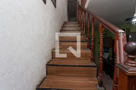 Escada para o 2o. piso de casa à venda com 3 quartos, 360m² em Vila Nogueira, Diadema