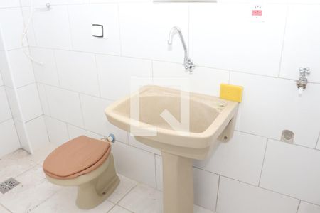 Banheiro de apartamento para alugar com 1 quarto, 21m² em Itararé, São Vicente