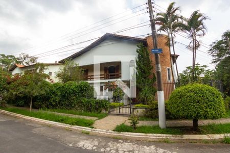 Casa à venda com 341m², 4 quartos e 4 vagasFachada