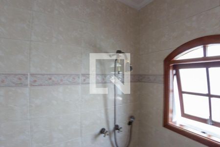 Casa à venda com 341m², 4 quartos e 4 vagasBanheiro da Suíte 2