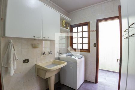 Casa à venda com 341m², 4 quartos e 4 vagasLavanderia