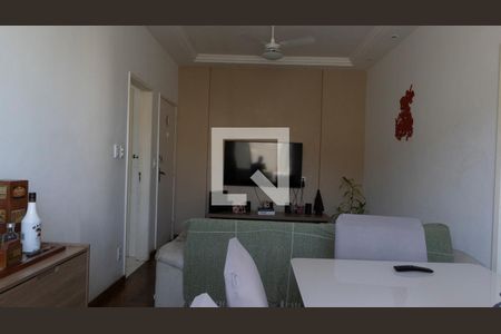 Apartamento à venda com 66m², 2 quartos e 1 vagaSala