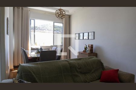 Apartamento à venda com 66m², 2 quartos e 1 vagaSala