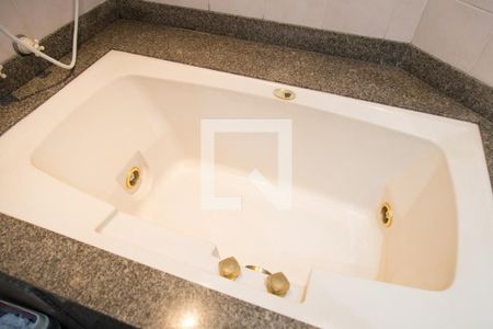 Apartamento à venda com 159m², 3 quartos e 4 vagasBanheiro do Quarto 3