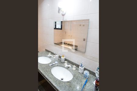 Apartamento à venda com 159m², 3 quartos e 4 vagasBanheiro do Quarto 3