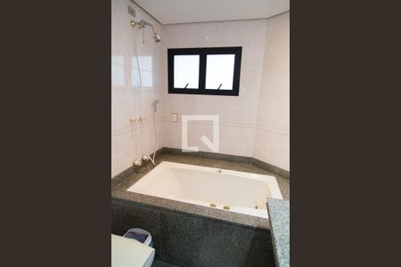 Apartamento à venda com 159m², 3 quartos e 4 vagasBanheiro do Quarto 3