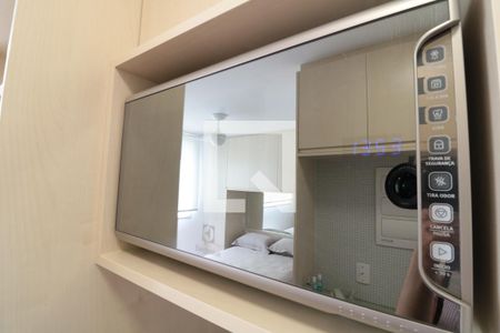 Cozinha e Quarto - microondas de kitnet/studio para alugar com 1 quarto, 19m² em Jardim Brasília (zona Norte), São Paulo