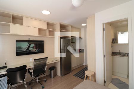 Cozinha e Quarto  de kitnet/studio para alugar com 1 quarto, 19m² em Jardim Brasília (zona Norte), São Paulo