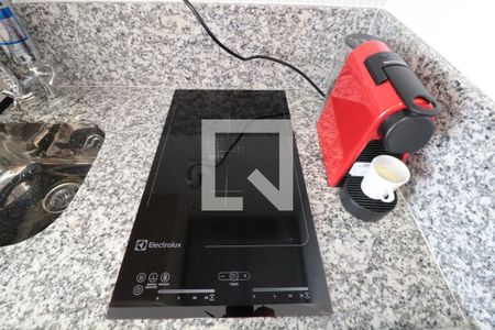 Cozinha e Quarto  - cooktop de kitnet/studio para alugar com 1 quarto, 19m² em Jardim Brasília (zona Norte), São Paulo