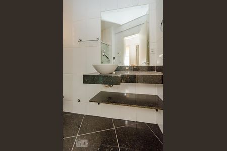 Banheiro Social de apartamento para alugar com 3 quartos, 100m² em Grajaú, Belo Horizonte