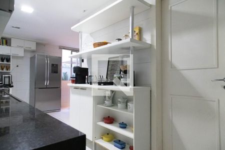 Casa de condomínio à venda com 280m², 4 quartos e 2 vagas Casa de condomínio à venda com 280m², 4 quartos e 2 vagasCozinha